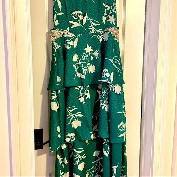 Ann Taylor tiered size 10 dress. Custom appliqus added.